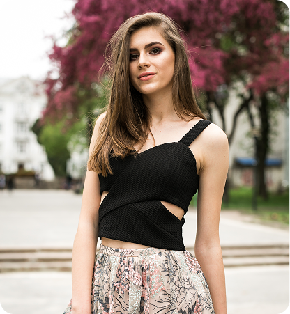 Chic Twist Crop Top