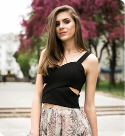 Chic Twist Crop Top