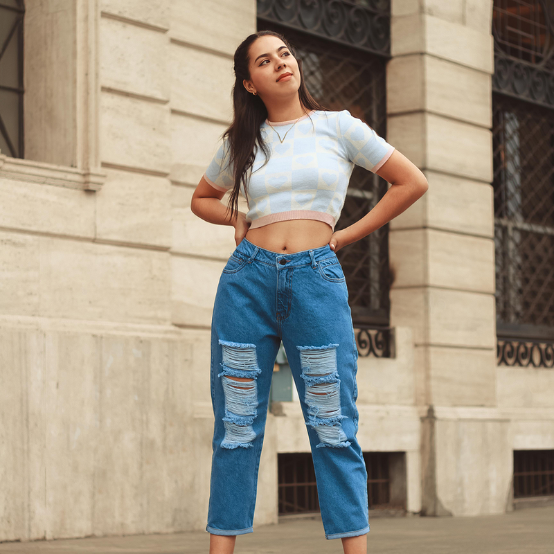 Tee & Straight-Leg Jeans